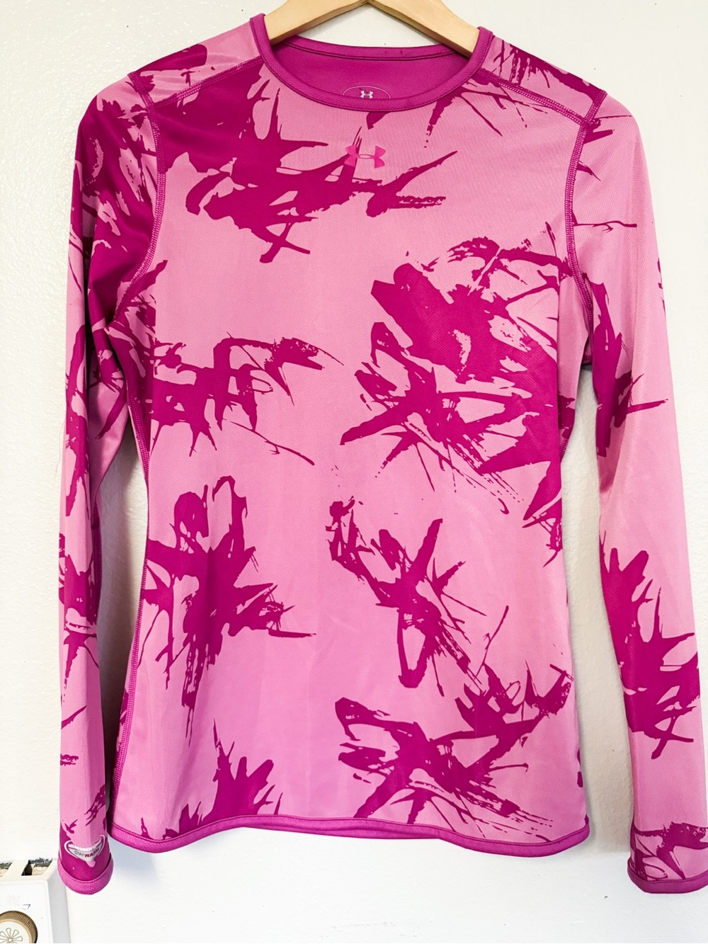 Under Armour Reversible Pink Stay Warm Long Sleeve Performance Top M